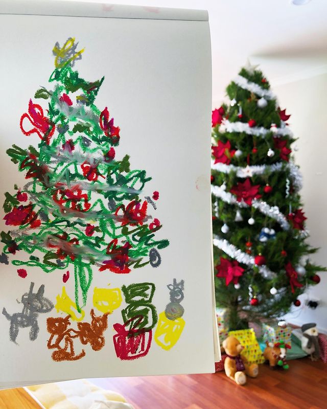 christmas tree drawing with gifts